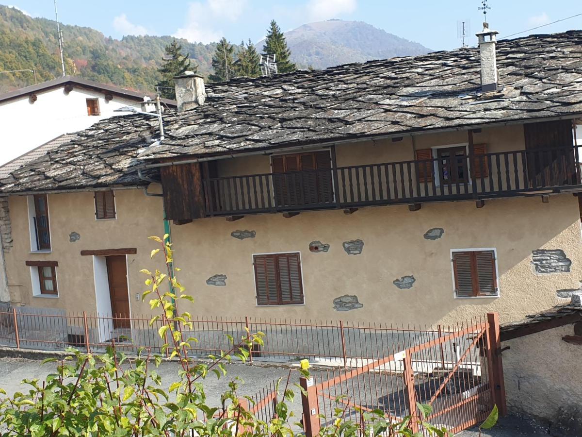 Bed and Breakfast Antica casa occitana Sampeyre Esterno foto