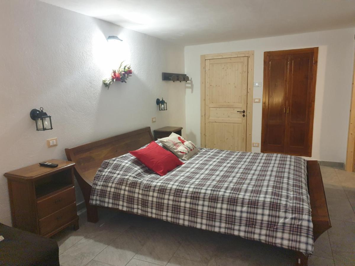 Bed and Breakfast Antica casa occitana Sampeyre Esterno foto
