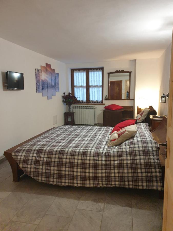 Bed and Breakfast Antica casa occitana Sampeyre Esterno foto