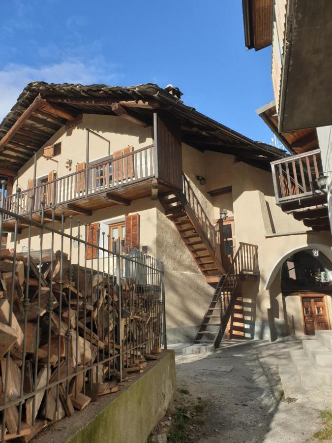 Bed and Breakfast Antica casa occitana Sampeyre Esterno foto